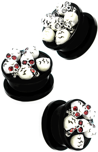 totenkopf_piercing_flesh_tunnel_mit_kristallen